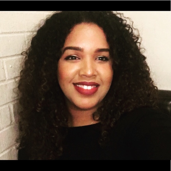 Meet your Posher, Yesica - Picture 3 of 4